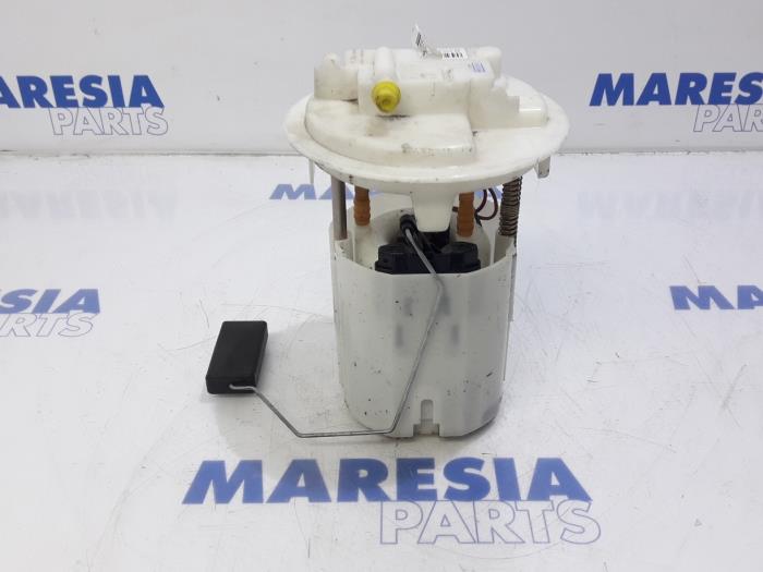 Gebruikte Tank element Pomp Peugeot 207 CC (WB) 1.6 16V Prijs € 20,00 Margeregeling aangeboden door Maresia Parts