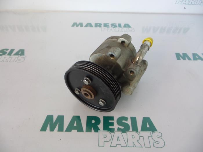 Gebruikte Servopomp Renault Scénic I (JA) 1.9 dCi RX4 Prijs € 50,00 Margeregeling aangeboden door Maresia Parts