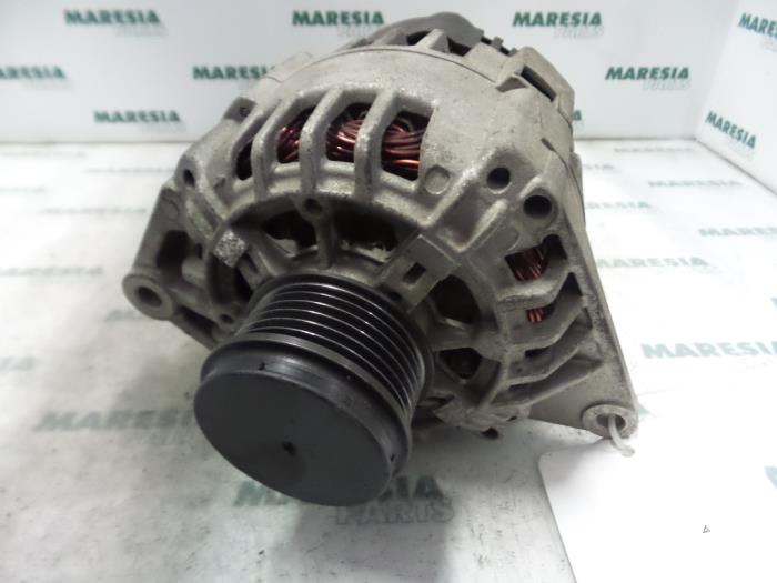 Gebruikte Dynamo Renault Scénic I (JA) 1.9 dCi RX4 Prijs € 65,00 Margeregeling aangeboden door Maresia Parts