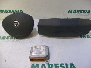 Gebruikte Module + Airbag Set Fiat Doblo (223A/119) 1.6 16V Prijs € 210,00 Margeregeling aangeboden door Maresia Parts