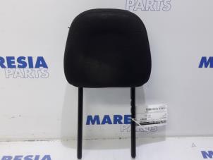 Gebruikte Hoofdsteun Peugeot 208 I (CA/CC/CK/CL) 1.2 Vti 12V PureTech 82 Prijs € 25,00 Margeregeling aangeboden door Maresia Parts