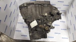Gebruikte Versnellingsbak Renault Megane II (BM/CM) 1.9 dCi 120 Prijs € 525,00 Margeregeling aangeboden door Maresia Parts