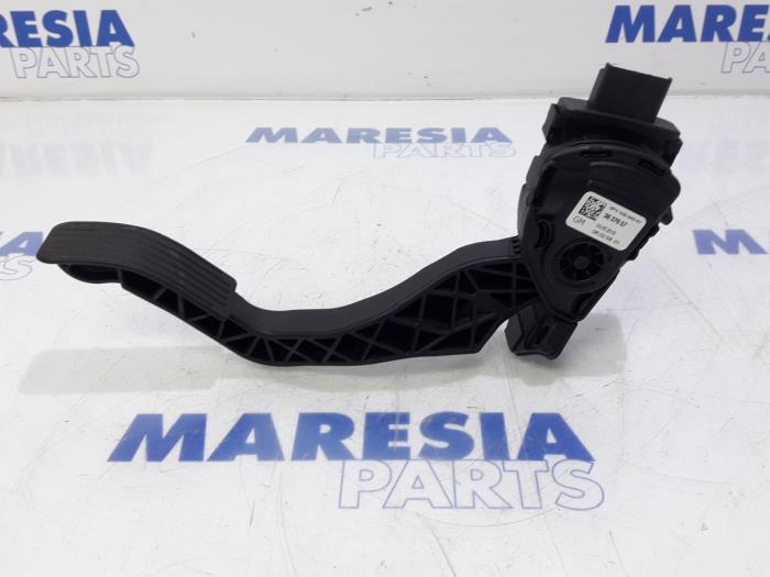 Gebruikte Sensor Gaspedaalpositie Citroen C3 Aircross I (2C/2R) 1.2 PureTech 82 Prijs € 20,00 Margeregeling aangeboden door Maresia Parts