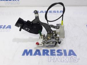 Gebruikte Deurslot Mechaniek 2Deurs links Peugeot 107 1.0 12V Prijs € 25,00 Margeregeling aangeboden door Maresia Parts