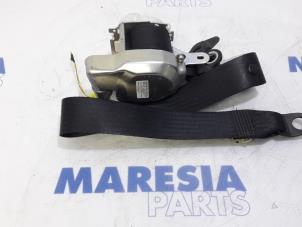 Gebruikte Veiligheidsgordel links-voor Peugeot 107 1.0 12V Prijs € 80,00 Margeregeling aangeboden door Maresia Parts