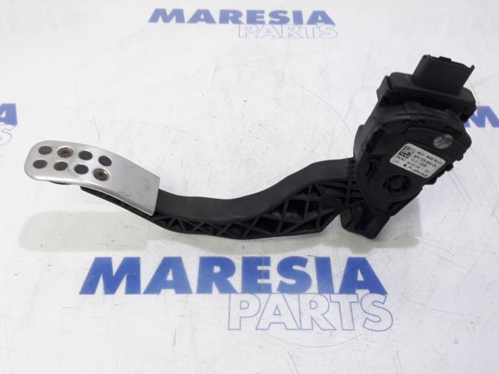 Gebruikte Gaspedaalpositie Sensor Peugeot 308 CC (4B) 2.0 HDi 16V Euro 5 FAP Prijs € 50,00 Margeregeling aangeboden door Maresia Parts