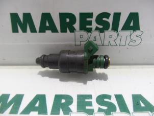 Gebruikte Injector (benzine injectie) Renault Kangoo (KC) 1.4 Prijs € 25,00 Margeregeling aangeboden door Maresia Parts