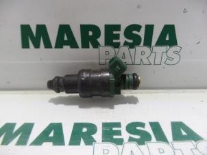 Gebruikte Injector (benzine injectie) Renault Kangoo (KC) 1.4 Prijs € 25,00 Margeregeling aangeboden door Maresia Parts