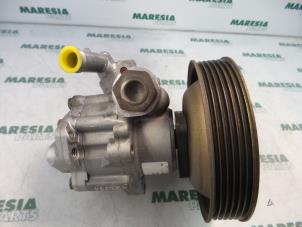 Gebruikte Pomp Servo Lancia Lybra 1.8 16V VVT Prijs € 75,00 Margeregeling aangeboden door Maresia Parts