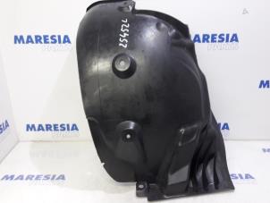 Gebruikte Modderkuip Renault Megane III Grandtour (KZ) 1.5 dCi 90 Prijs € 25,00 Margeregeling aangeboden door Maresia Parts