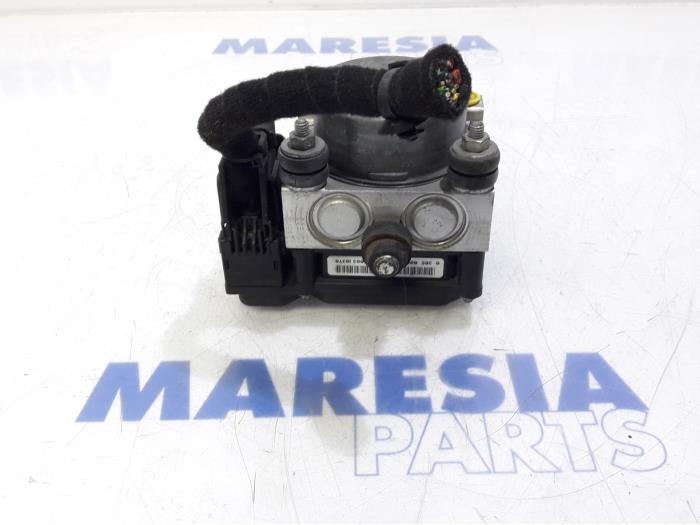 Gebruikte ABS Pomp Fiat Bravo (198A) 1.4 T-Jet 16V 150 Prijs € 105,00 Margeregeling aangeboden door Maresia Parts