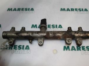 Gebruikte Injector brug Peugeot Boxer (230L) 2.8 Hdi 270C Prijs € 141,75 Margeregeling aangeboden door Maresia Parts