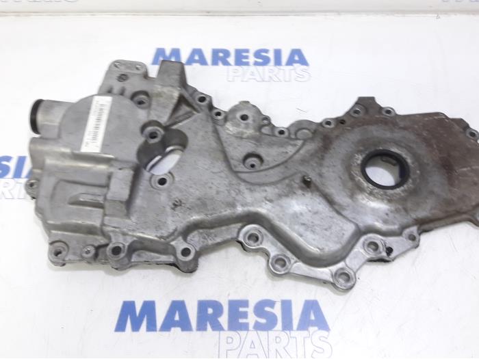 Gebruikte Distributiedeksel Renault Laguna III (BT) 2.0 16V Prijs € 105,00 Margeregeling aangeboden door Maresia Parts