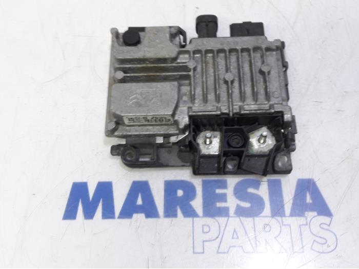 Start/Stop computer van een Peugeot 208 I (CA/CC/CK/CL) 1.6 Blue HDi 100 2015