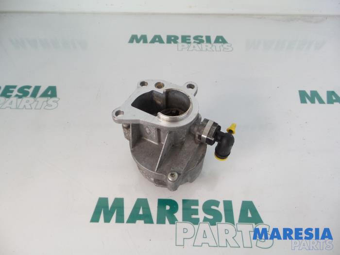 Gebruikte Vacuumpomp (Diesel) Renault Grand Scénic II (JM) 1.9 dCi 120 Prijs € 24,95 Margeregeling aangeboden door Maresia Parts
