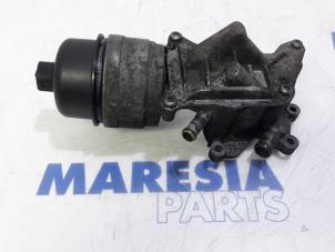 Gebruikte Oliefilterhouder Peugeot 308 SW (4E/H) 1.6 16V THP 150 Prijs € 50,00 Margeregeling aangeboden door Maresia Parts