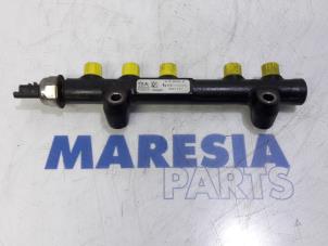 Gebruikte Common rail (Injectie) Peugeot 5008 I (0A/0E) 1.6 HDiF 16V Prijs € 50,00 Margeregeling aangeboden door Maresia Parts