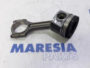 Gebruikte Zuiger Renault Master III (MA/MB/MC/MD/MH/MF/MG/MH) 2.3 dCi 135 16V FWD Prijs € 90,75 Inclusief btw aangeboden door Maresia Parts