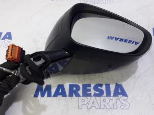 Gebruikte Buitenspiegel rechts Peugeot 508 (8D) 1.6 HDiF 16V Prijs € 131,25 Margeregeling aangeboden door Maresia Parts