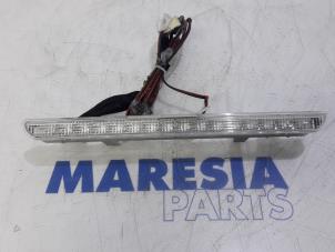 Gebruikte Extra Remlicht midden Peugeot 508 (8D) 1.6 HDiF 16V Prijs € 35,00 Margeregeling aangeboden door Maresia Parts