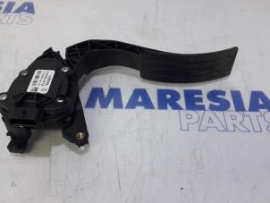 Gebruikte Gaspedaalpositie Sensor Renault Clio IV (5R) 0.9 Energy TCE 90 12V Prijs € 20,00 Margeregeling aangeboden door Maresia Parts