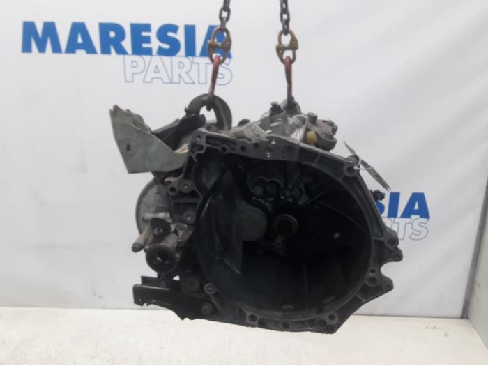 Versnellingsbak van een Peugeot 207/207+ (WA/WC/WM) 1.6 16V GT THP 2007