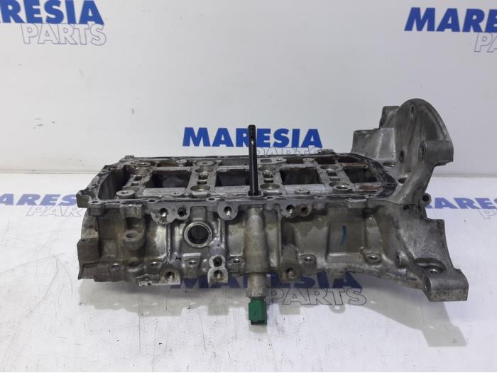 Gebruikte Carterpan Peugeot 207 SW (WE/WU) 1.4 16V Vti Prijs € 75,00 Margeregeling aangeboden door Maresia Parts