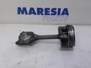 Gebruikte Zuiger Peugeot 207 SW (WE/WU) 1.4 16V Vti Prijs € 60,00 Margeregeling aangeboden door Maresia Parts