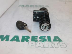 Gebruikte Kontaktslot + Sleutel Alfa Romeo 156 (932) 2.0 JTS 16V Prijs € 25,00 Margeregeling aangeboden door Maresia Parts