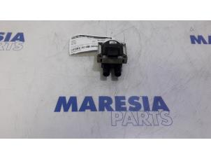 Gebruikte Bobine Renault Megane (EA) 2.0i Prijs € 25,00 Margeregeling aangeboden door Maresia Parts