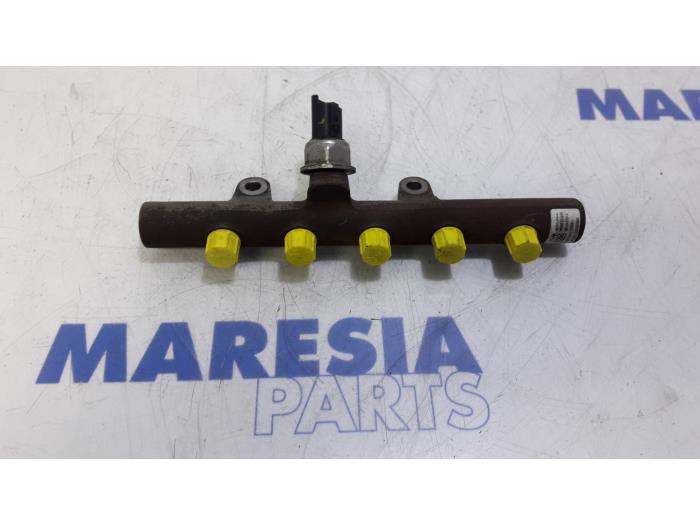 Gebruikte Injector brug Renault Kangoo Express (FW) 1.5 dCi 75 Prijs € 158,81 Inclusief btw aangeboden door Maresia Parts
