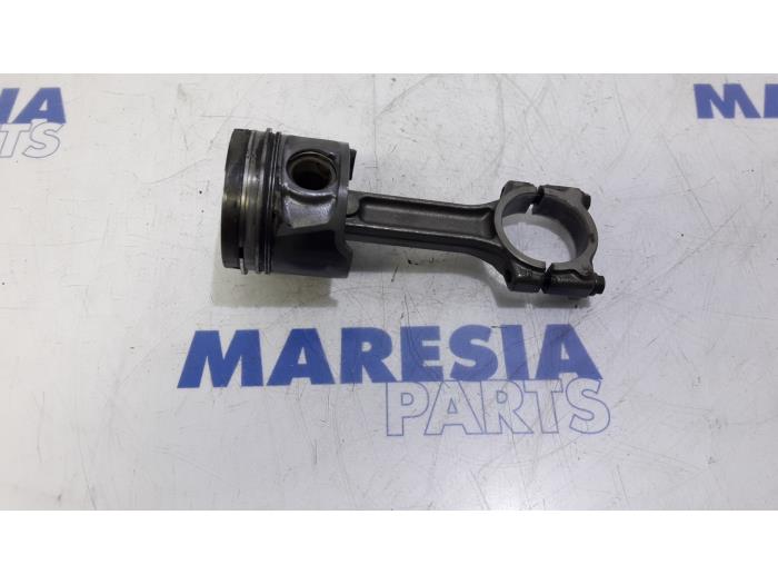 Gebruikte Zuiger Renault Kangoo Express (FW) 1.5 dCi 75 Prijs € 60,50 Inclusief btw aangeboden door Maresia Parts