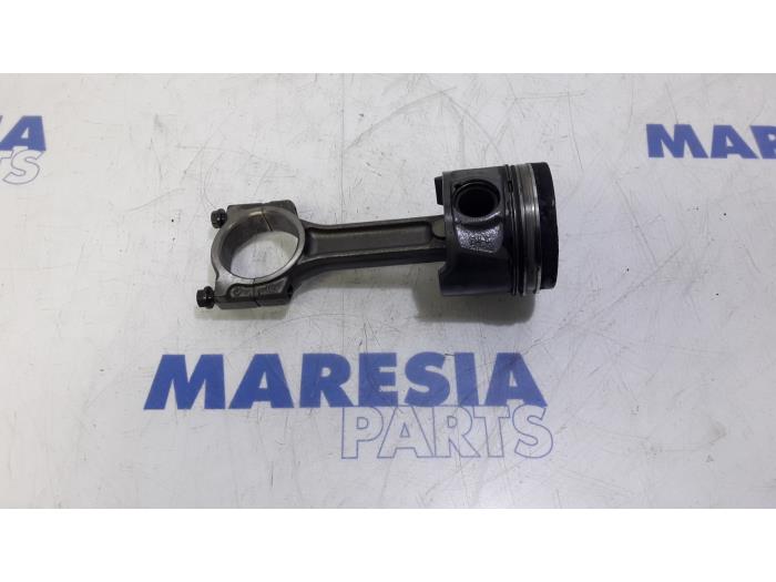 Gebruikte Zuiger Renault Kangoo Express (FW) 1.5 dCi 75 Prijs € 60,50 Inclusief btw aangeboden door Maresia Parts
