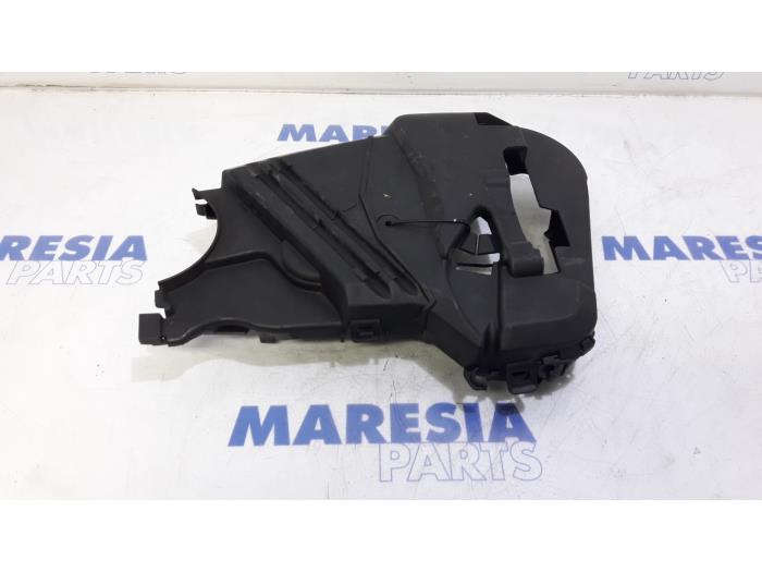 Gebruikte Distributiedeksel Renault Kangoo Express (FW) 1.5 dCi 75 Prijs € 30,25 Inclusief btw aangeboden door Maresia Parts
