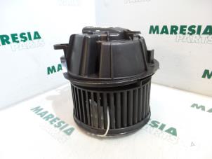 Gebruikte Kachel Ventilatiemotor Citroen C2 (JM) 1.4 HDI Prijs € 25,00 Margeregeling aangeboden door Maresia Parts