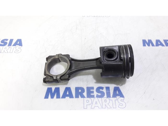 Gebruikte Zuiger Citroen Jumper (U5/ZB) 2.8 HDi Prijs € 90,75 Inclusief btw aangeboden door Maresia Parts
