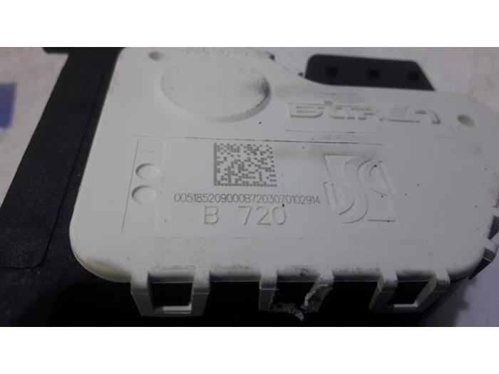 Gaspedaalpositie Sensor van een Fiat 500 (312) 0.9 TwinAir 80 2014