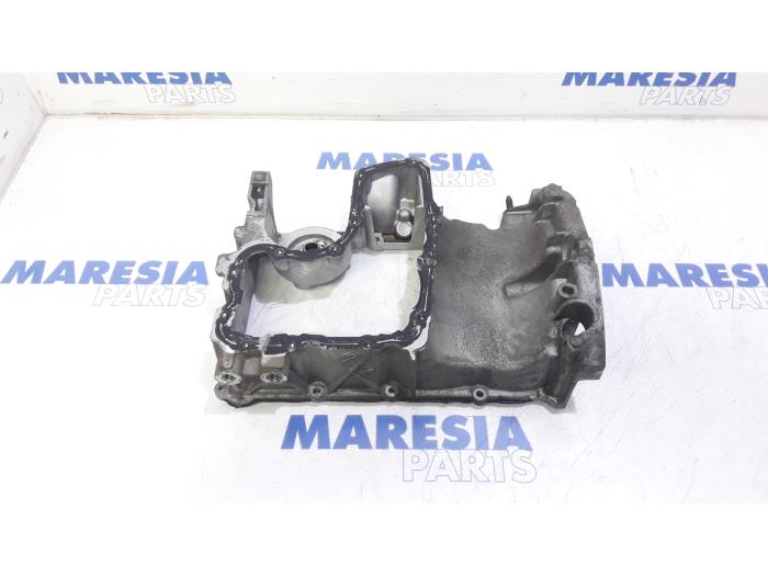 Gebruikte Carterpan Peugeot 208 I (CA/CC/CK/CL) 1.0 Vti 12V PureTech Prijs € 49,00 Margeregeling aangeboden door Maresia Parts