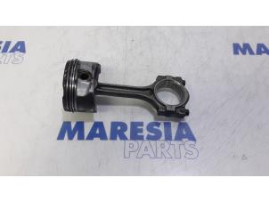 Gebruikte Zuiger Alfa Romeo Brera (939) 2.2 JTS 16V Prijs € 131,25 Margeregeling aangeboden door Maresia Parts