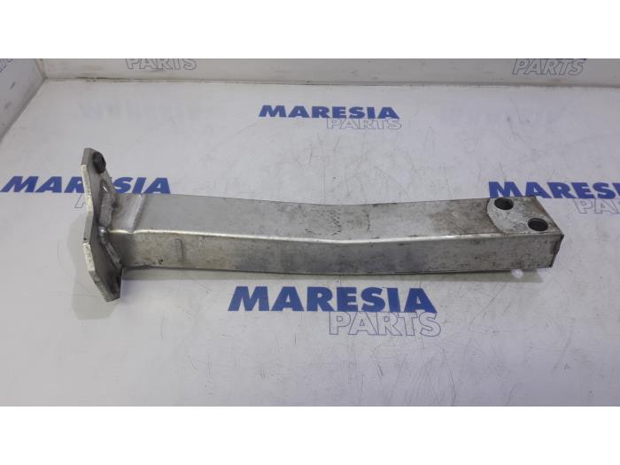 Subframe van een Alfa Romeo Giulietta (940) 1.4 TB 16V 2011