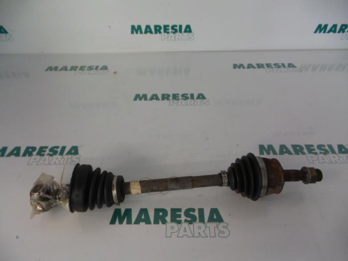 Gebruikte Steekas links-voor Fiat Punto II (188) 1.9 DS 60 5-Drs. Prijs € 65,00 Margeregeling aangeboden door Maresia Parts