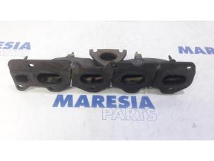 Gebruikte Uitlaatspruitstuk Peugeot 508 (8D) 2.0 Hybrid4 16V Prijs € 50,00 Margeregeling aangeboden door Maresia Parts