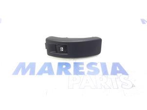 Gebruikte Schakelaar Peugeot 207 SW (WE/WU) 1.6 16V Prijs € 35,00 Margeregeling aangeboden door Maresia Parts