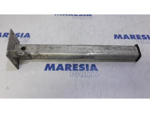 Gebruikte Subframe Peugeot 308 (4A/C) 1.6 HDiF 16V Prijs € 25,00 Margeregeling aangeboden door Maresia Parts