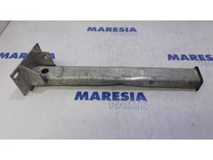 Gebruikte Subframe Peugeot 308 (4A/C) 1.6 HDiF 16V Prijs € 25,00 Margeregeling aangeboden door Maresia Parts