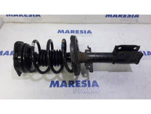 Gebruikte Mac Phersonpoot rechts-voor Renault Scénic III (JZ) 1.5 dCi 110 Prijs € 35,00 Margeregeling aangeboden door Maresia Parts