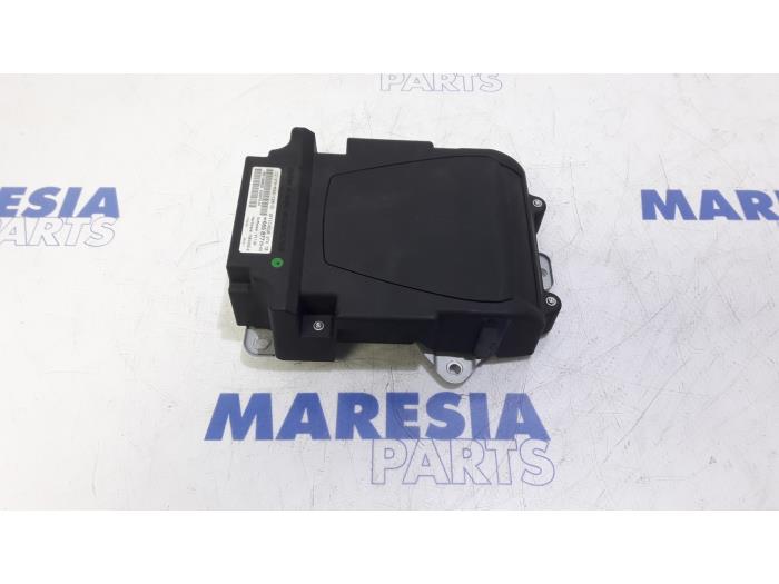 Gebruikte Head-up display Peugeot 5008 I (0A/0E) 1.6 HDiF 16V Prijs € 124,95 Margeregeling aangeboden door Maresia Parts