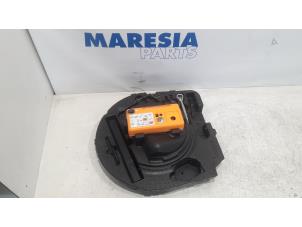 Gebruikte Krik Citroen DS4 (NX) 1.6 16V THP Racing Prijs € 75,00 Margeregeling aangeboden door Maresia Parts