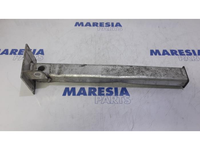 Gebruikte Subframe Citroen DS4 (NX) 1.6 16V THP Racing Prijs € 40,00 Margeregeling aangeboden door Maresia Parts