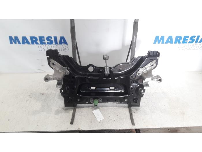 Gebruikte Subframe Renault Megane IV Estate (RFBK) 1.5 Energy dCi 110 Prijs € 89,95 Margeregeling aangeboden door Maresia Parts